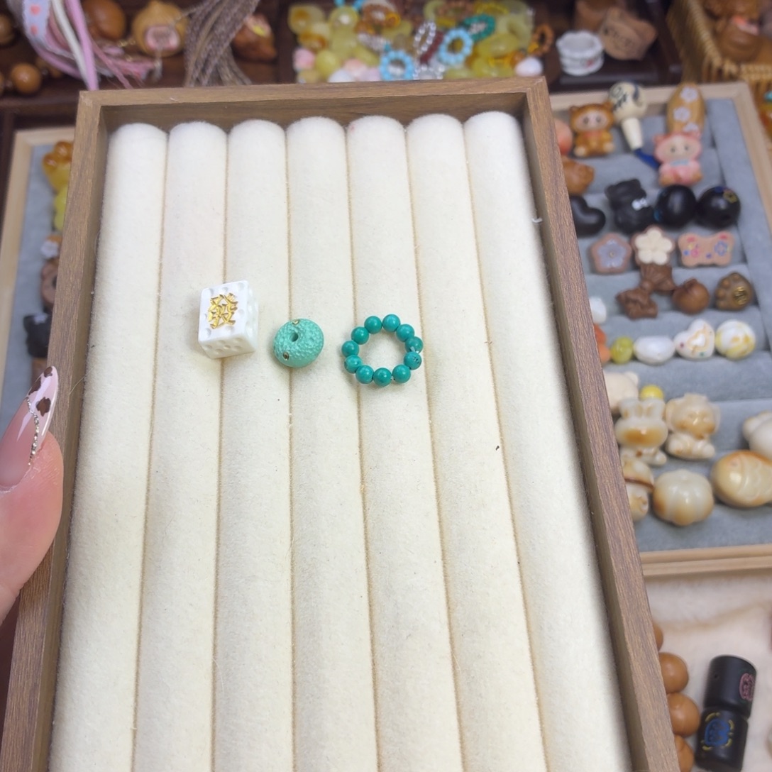 卷***卷猴头核桃手串发牌绿卡