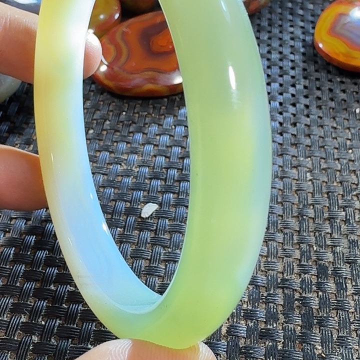 用***0玛瑙/玉髓未镶嵌颈饰