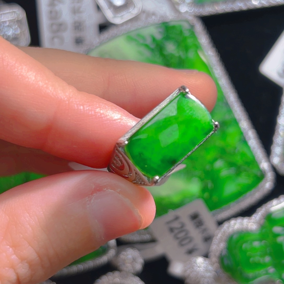 翡翠颈饰银S925镶嵌马鞍