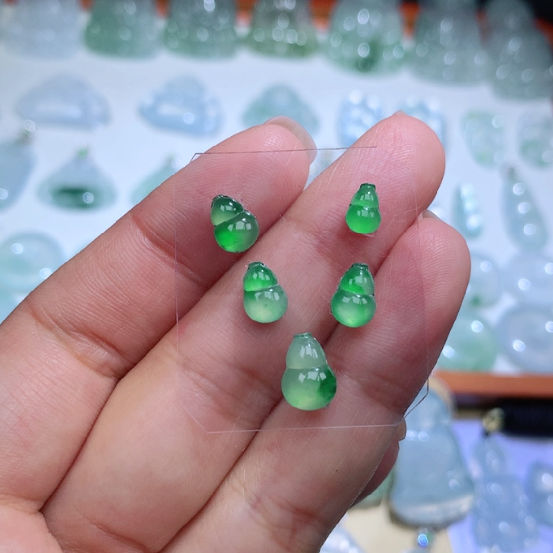 【闪购商品】翡翠颈饰未镶嵌葫芦