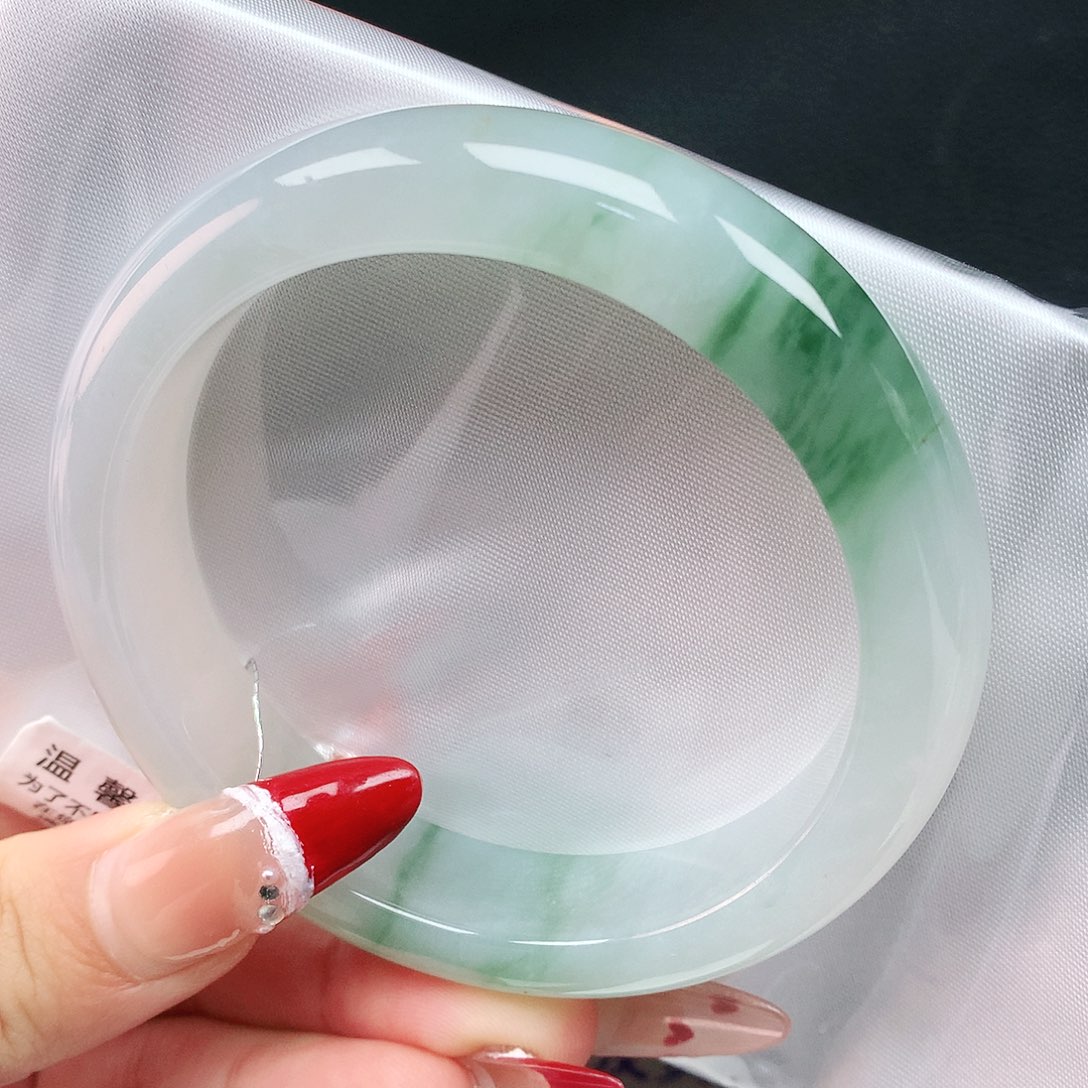 翡翠手镯未镶嵌57圈