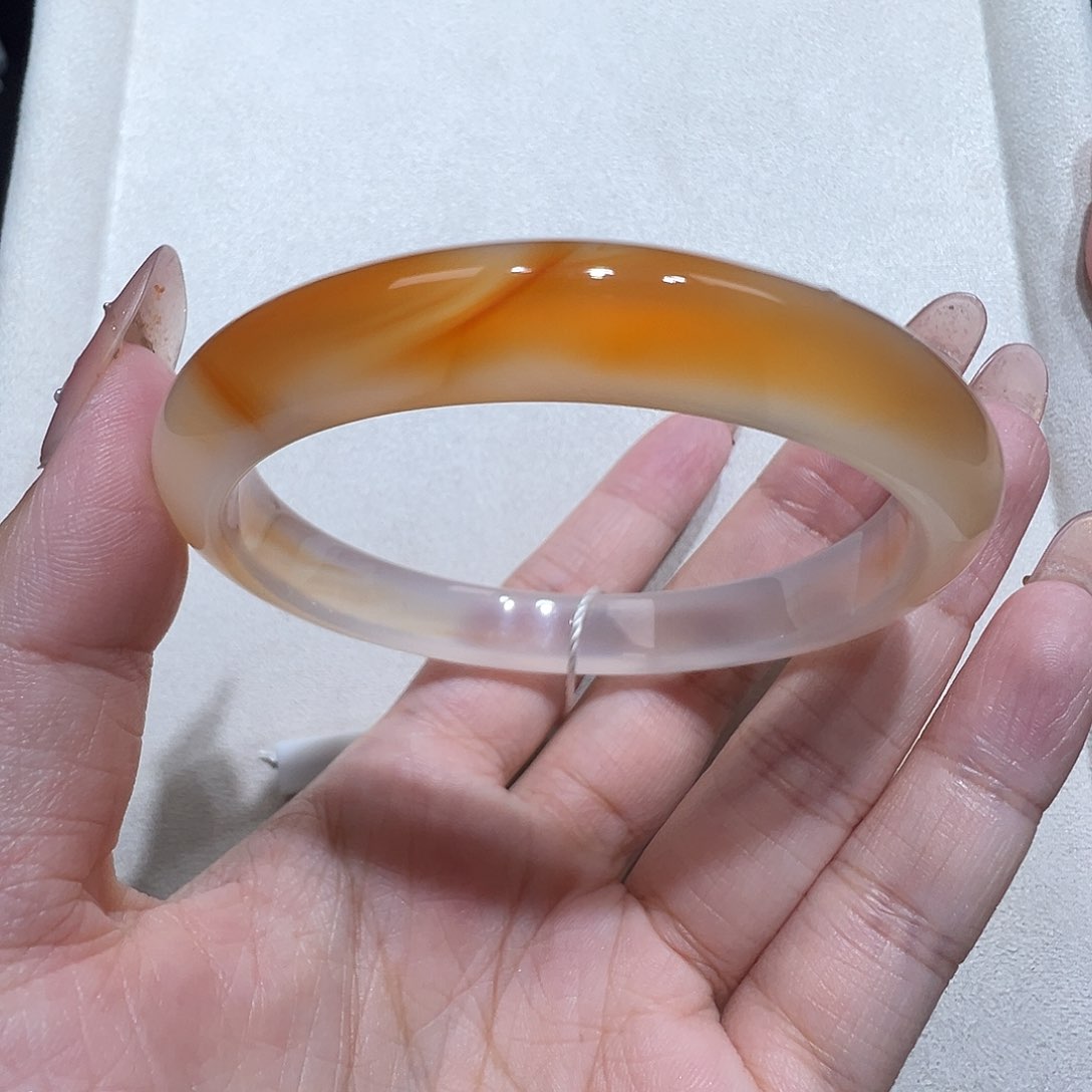 玛瑙/玉髓手镯未镶嵌凹****了