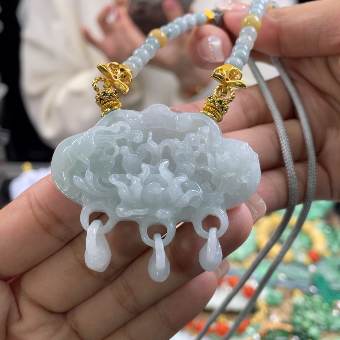 翡翠颈饰未镶嵌代编织