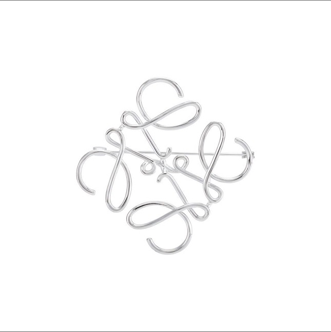 全新未使用 LOEWE/罗意威 Anagram 图案 胸针 银色