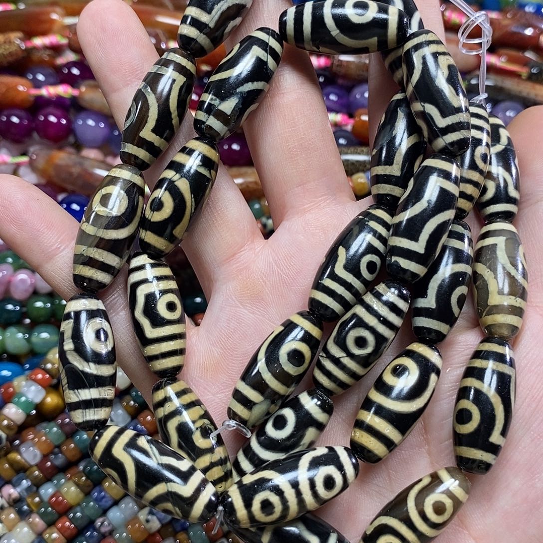 玛瑙/玉髓未镶嵌珠宝半成品天珠一条卡10*30mm