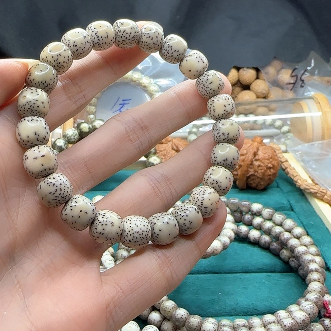 星月菩提手串原生态石玉料同枝果单圈
