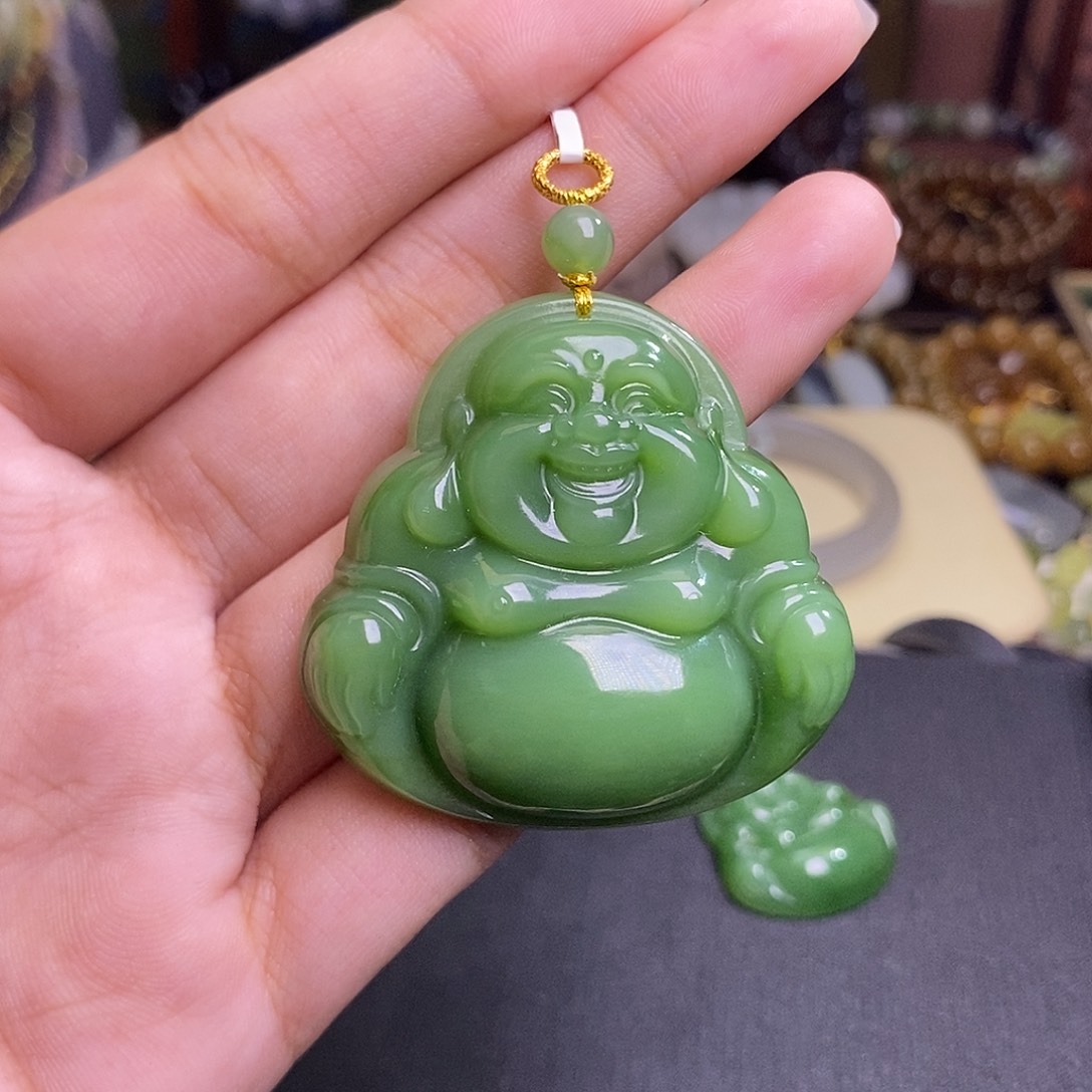 和田玉未镶嵌颈饰碧玉粉绿老矿料佛公孤品