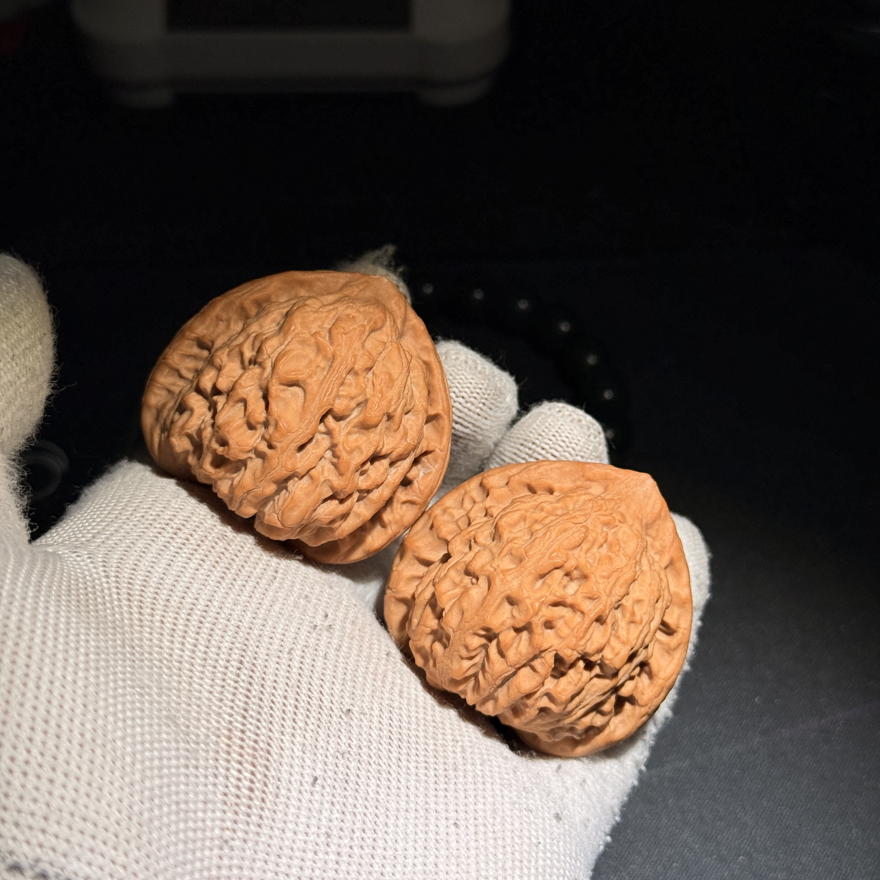 965全品无修金牛狮子头文玩核桃白茬精品尺寸:边43肚40高40
