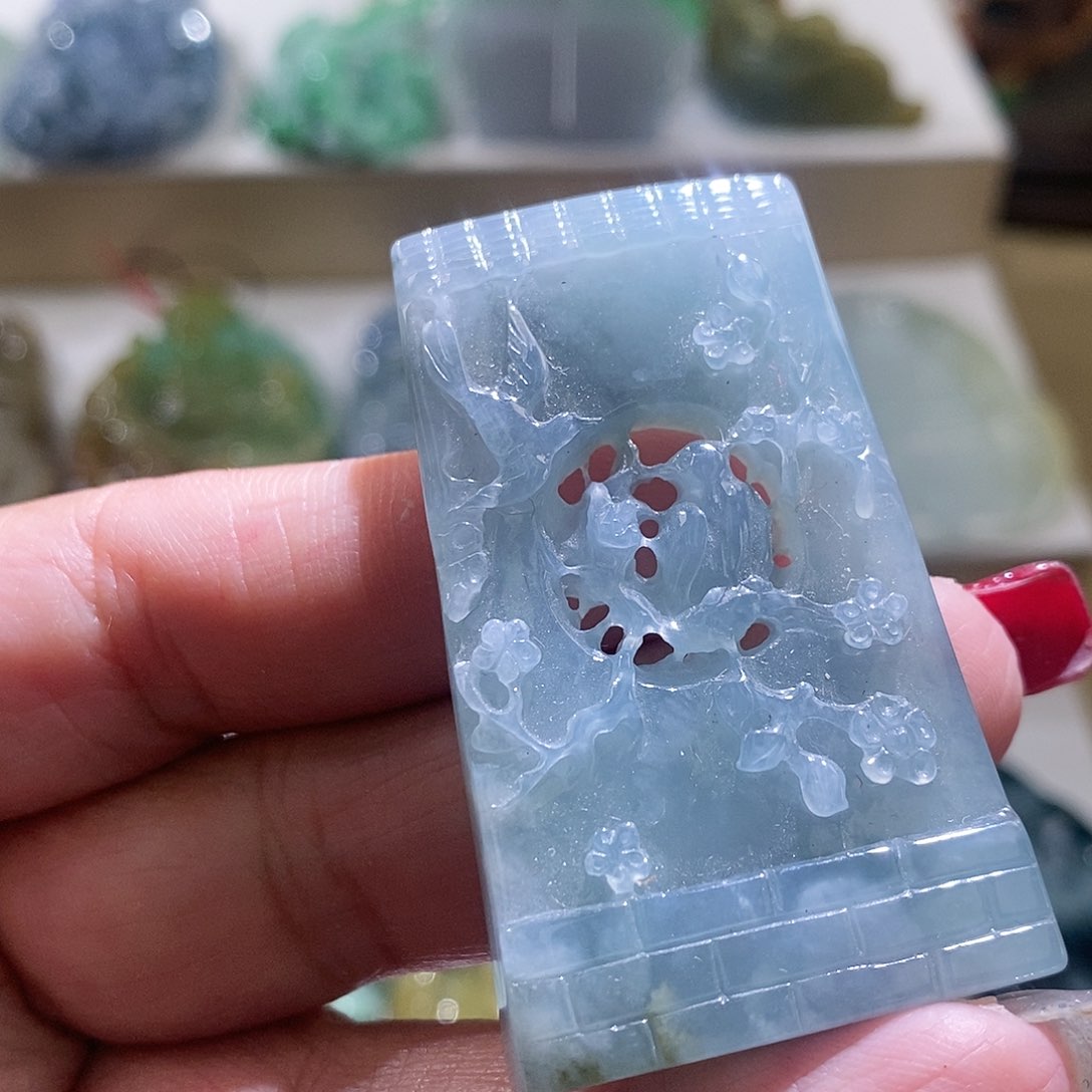 【闪购商品】翡翠颈饰未镶嵌喜上眉梢