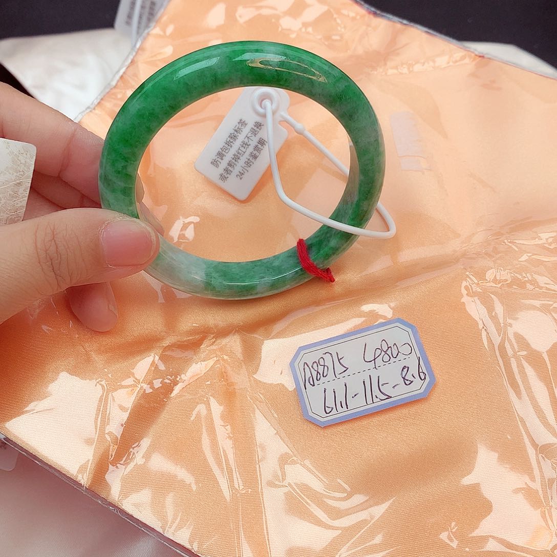 翡翠手镯未镶嵌天然缅甸翡翠A货