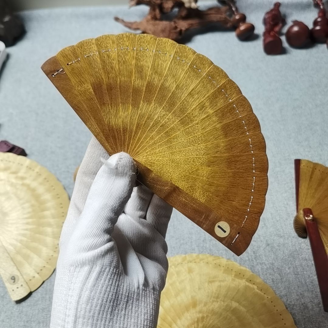 金丝楠圆**学10.CM薄荷香帝王黄折扇