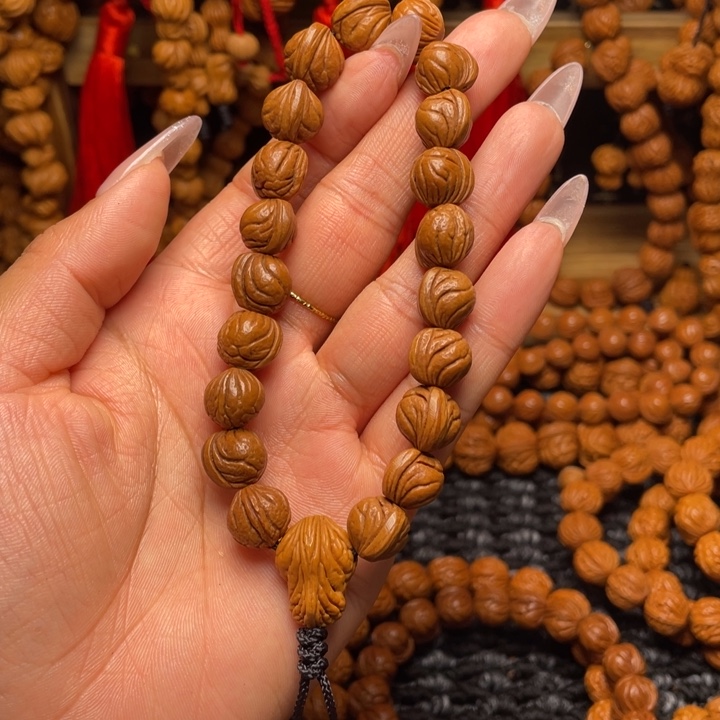 木质类龙纹桃枭挂件