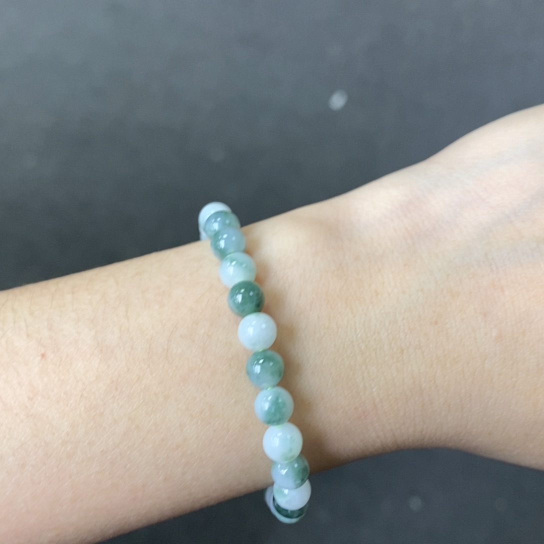 翡翠颈饰未镶嵌手串