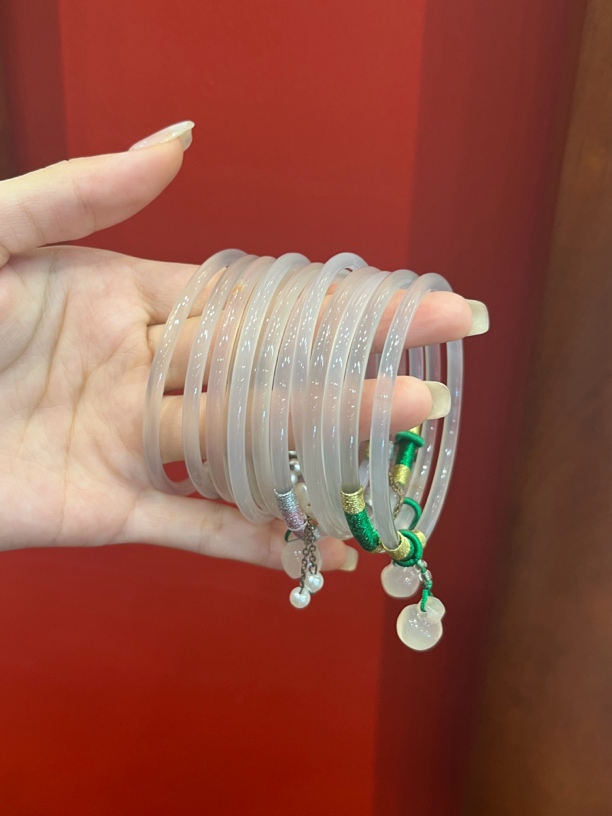 哈轩灵灵甄选 叮当镯时尚大气精美女款圆条