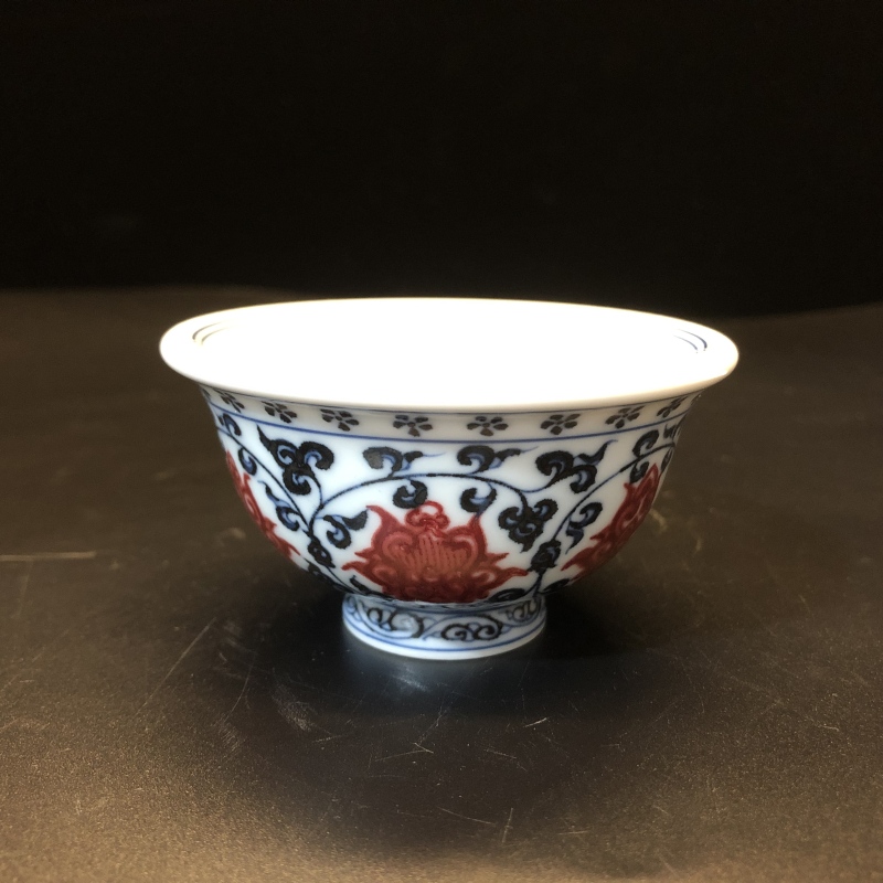 12.29a/N100320/00411/釉里红缠枝莲小压手杯/口径8.2/高4.6/65cc