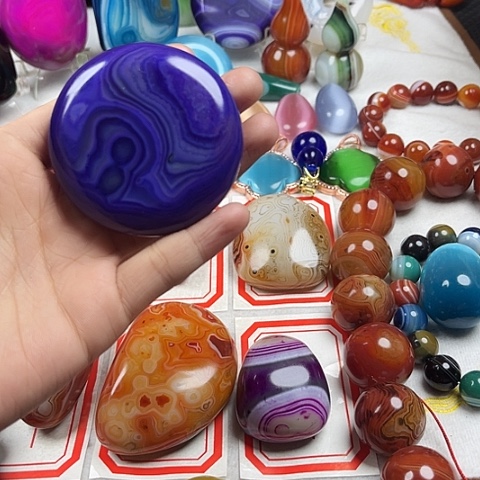 玛瑙/玉髓颈饰未镶嵌