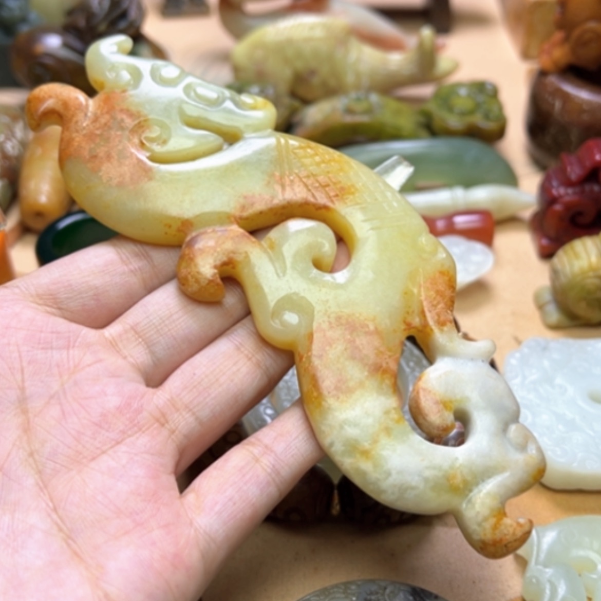 【闪购商品】蛇纹石玉颈饰未镶嵌