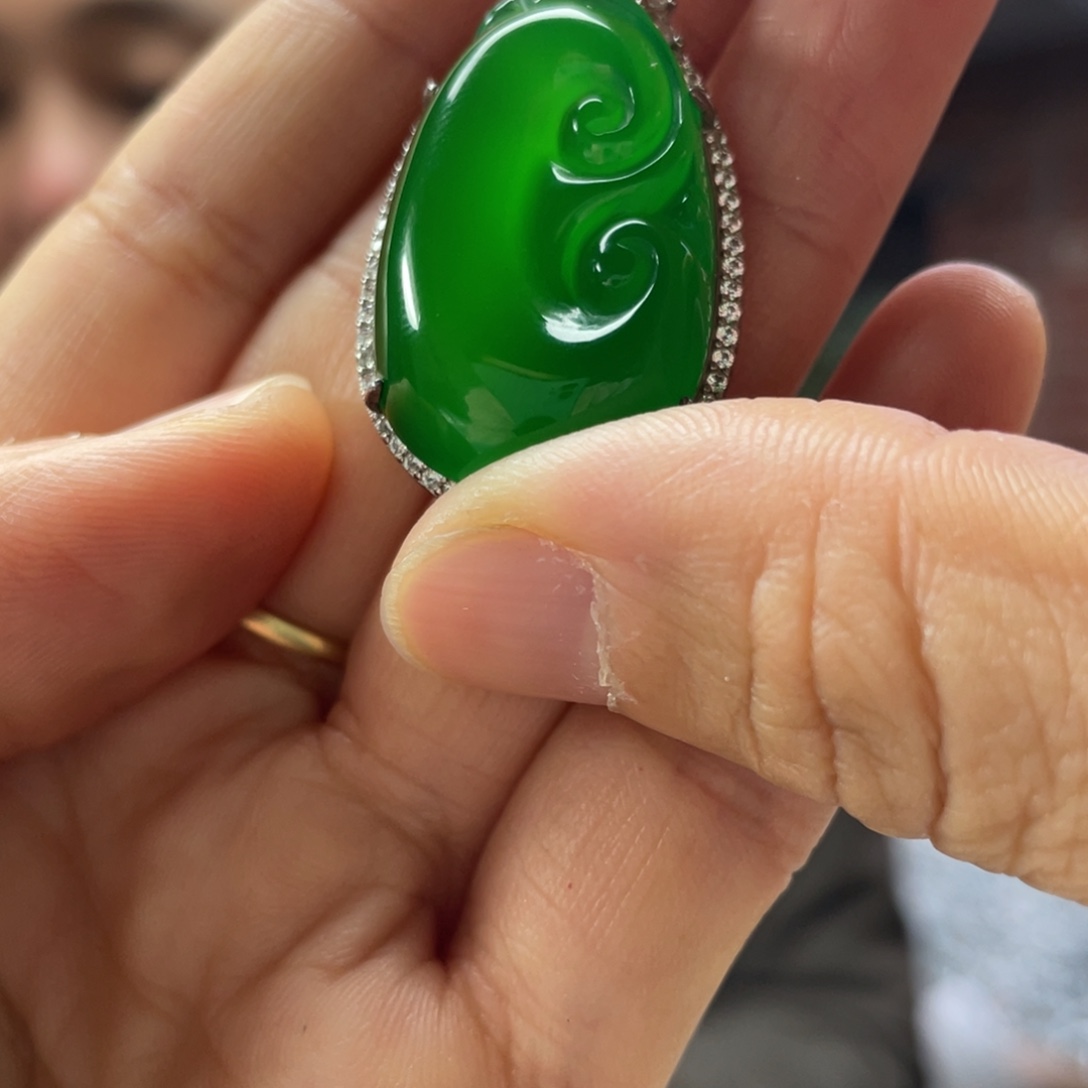 玛瑙/玉髓未镶嵌颈饰绿如意