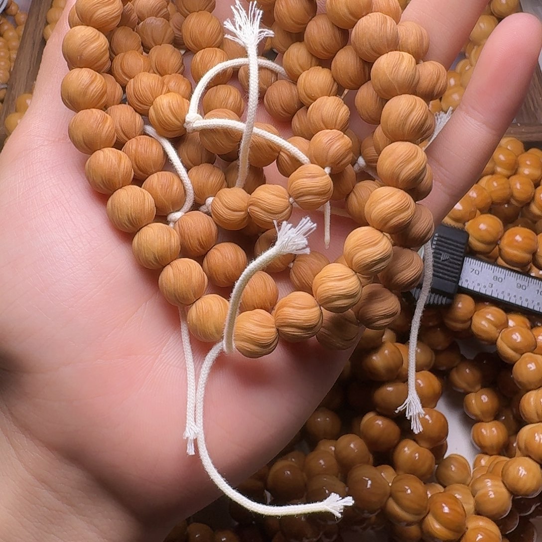 猴头核桃吊坠卷卷酥1.0