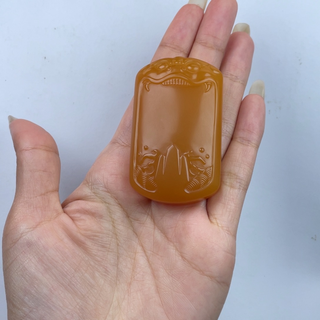 石英质玉颈饰未镶嵌心*