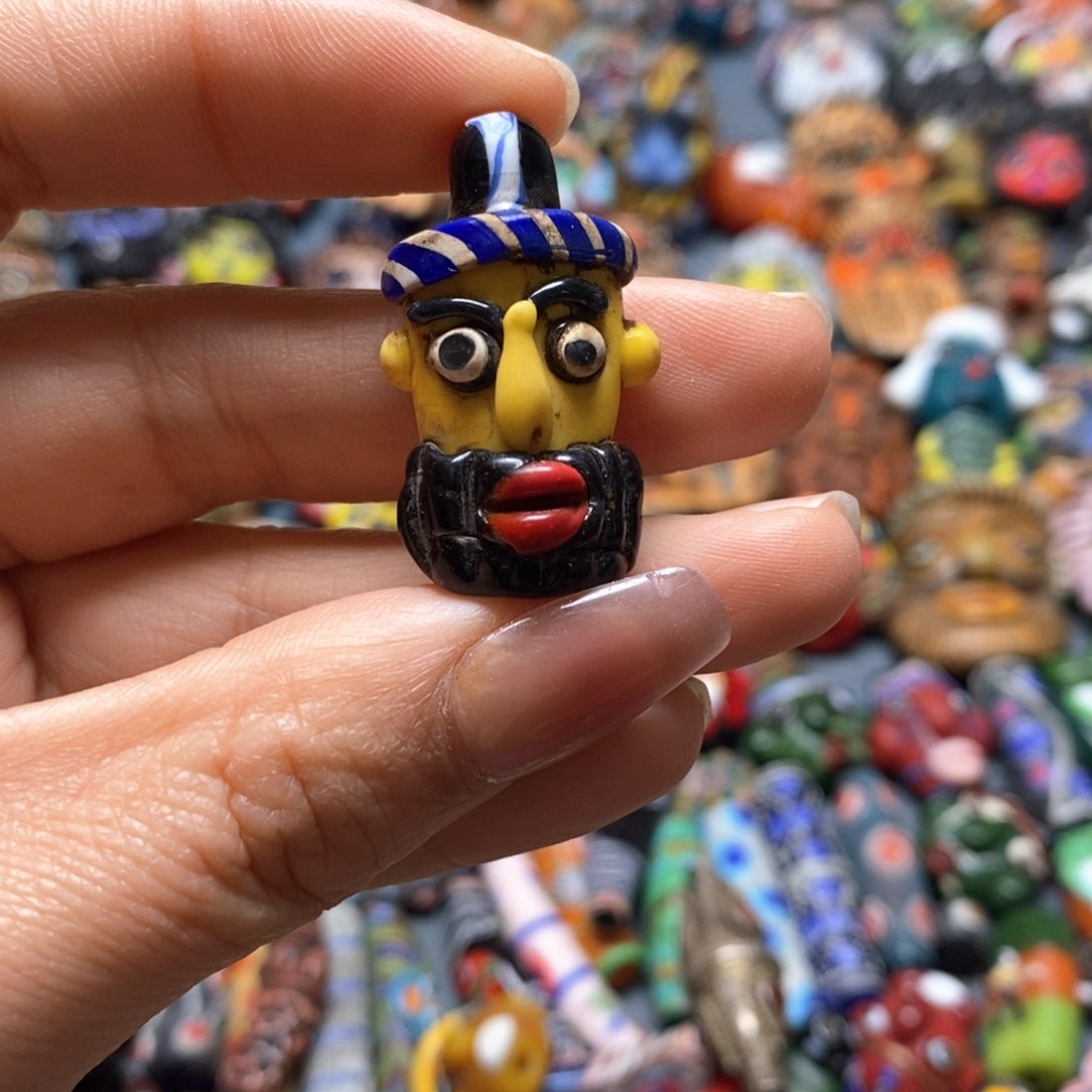 琉璃颈饰印度尼西亚黄色小脸