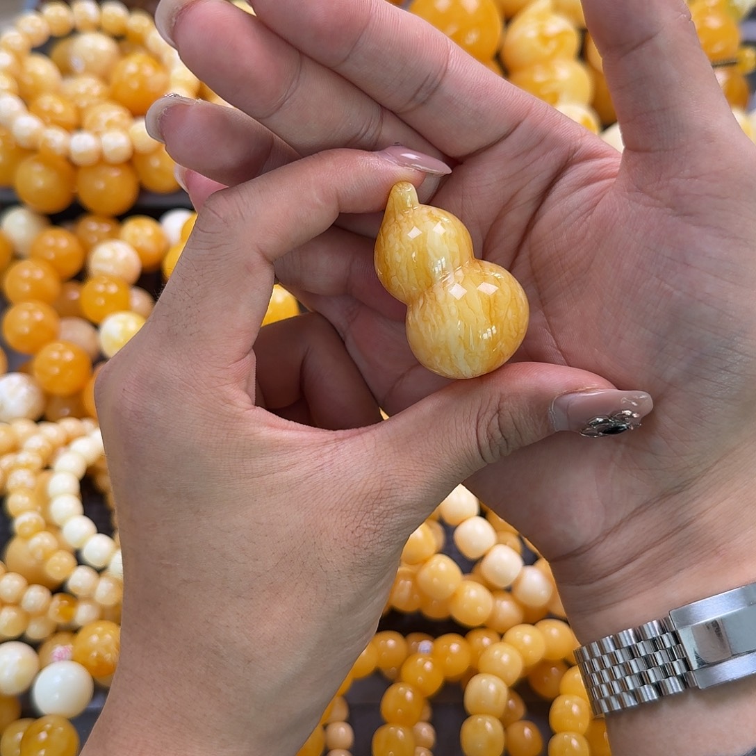 蜜蜡未镶嵌珠宝奇石