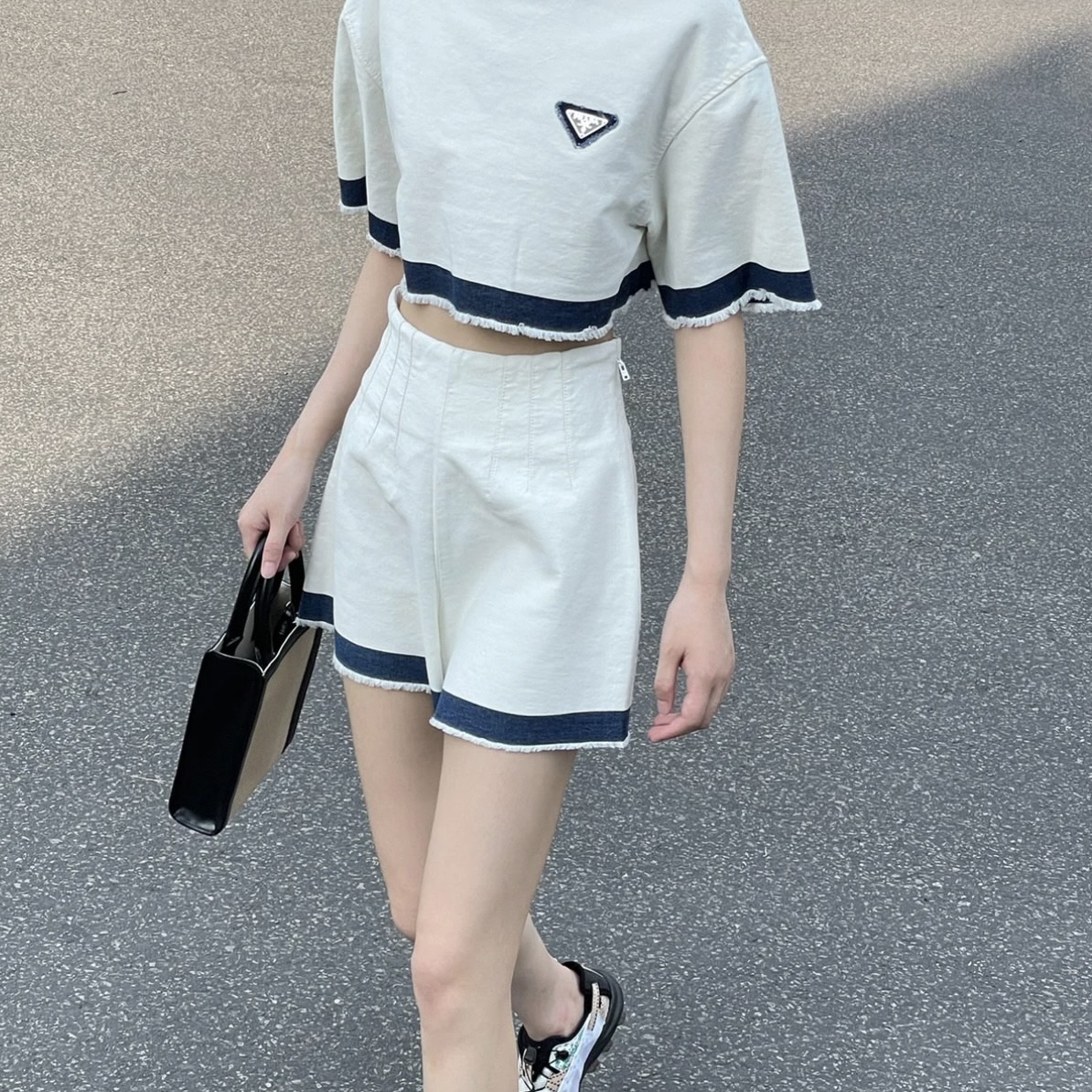 全新未使用 Prada/普拉达 拼色短裤 40s码 01715