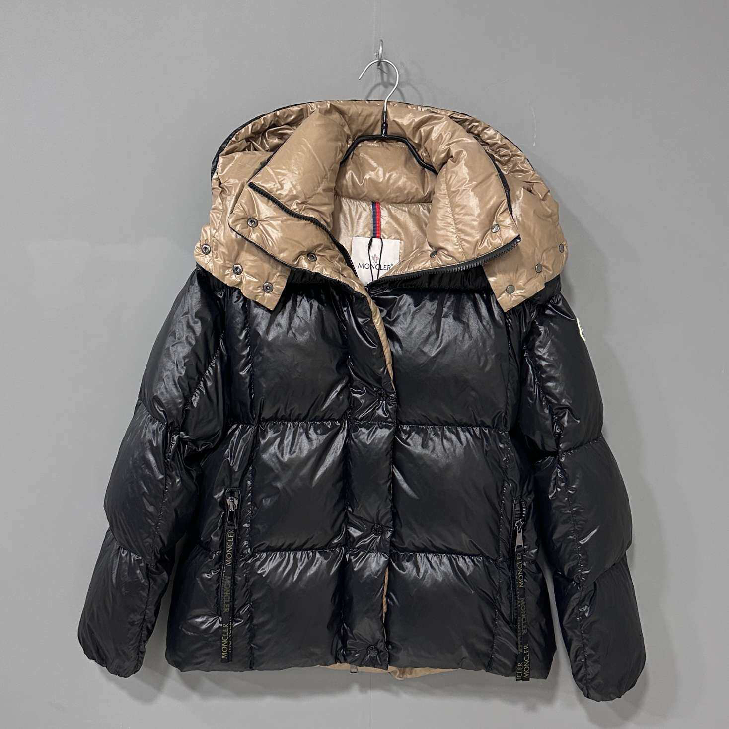 99新 MONCLER 25新款parana黑金羽绒服/1码/86269
