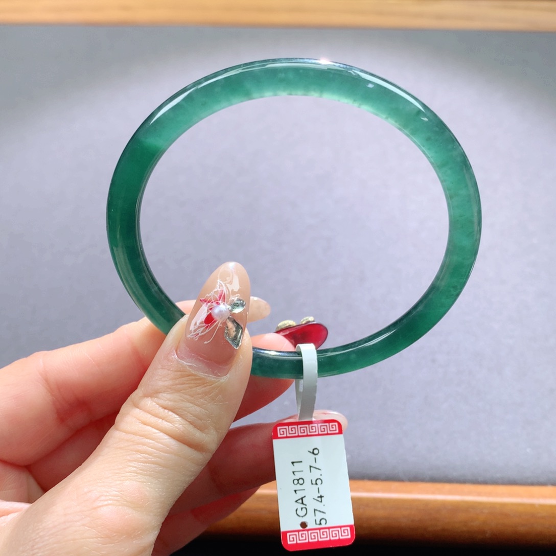 翡翠手镯未镶嵌天然翡翠手镯叮当镯