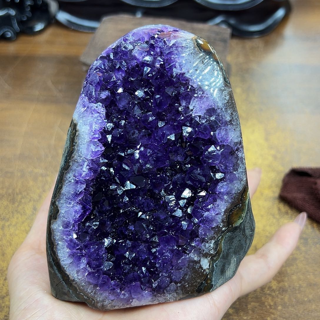 紫晶摆件未镶嵌天然晶体大型摆件未镶嵌