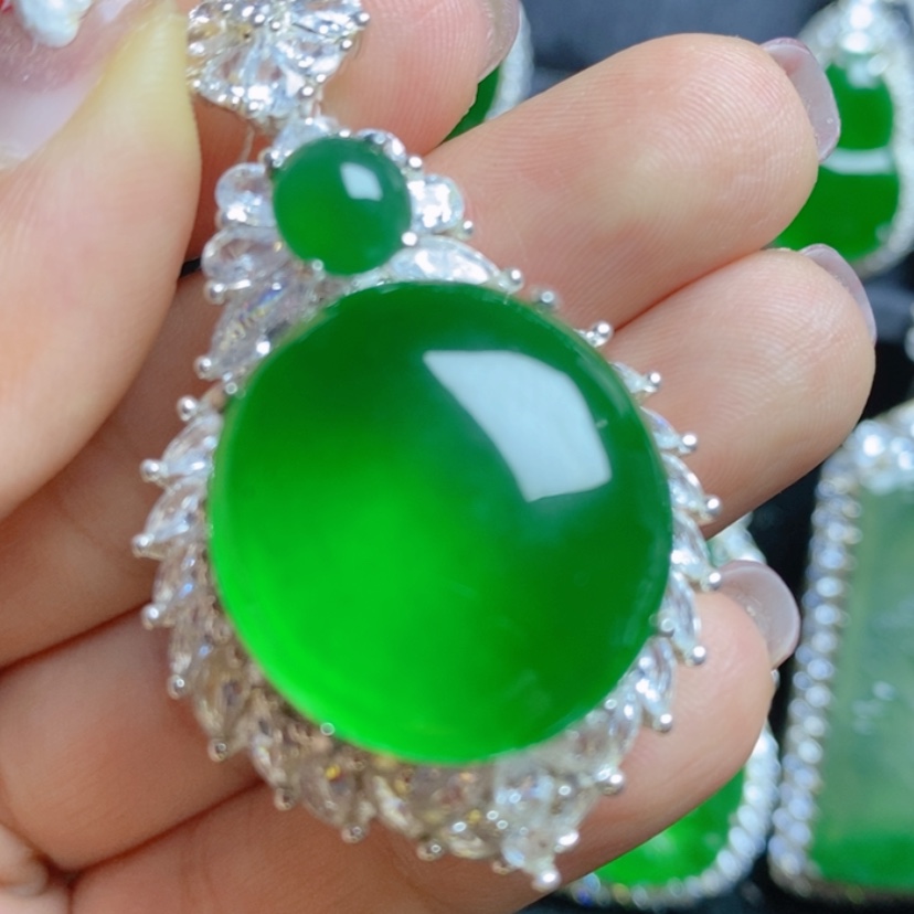 【闪购商品】翡翠挂件未镶嵌蛋面