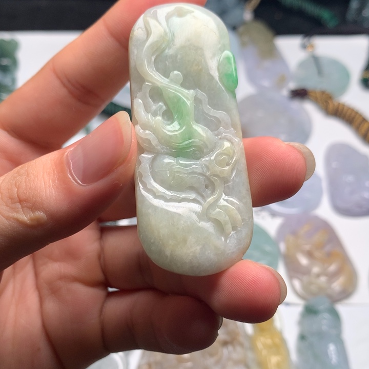 翡翠未镶嵌颈饰龙牌28