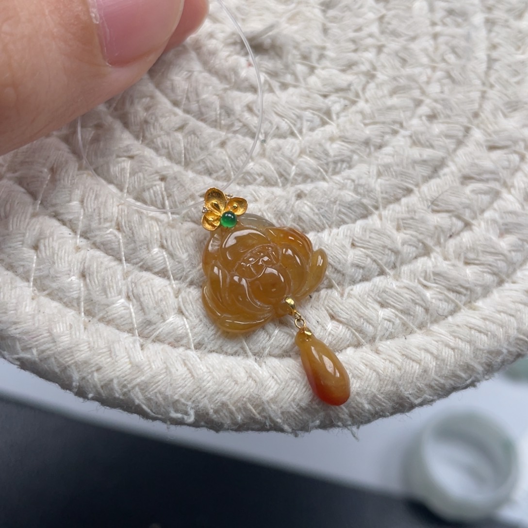 翡翠18K金镶嵌颈饰天然A货缅甸翡翠