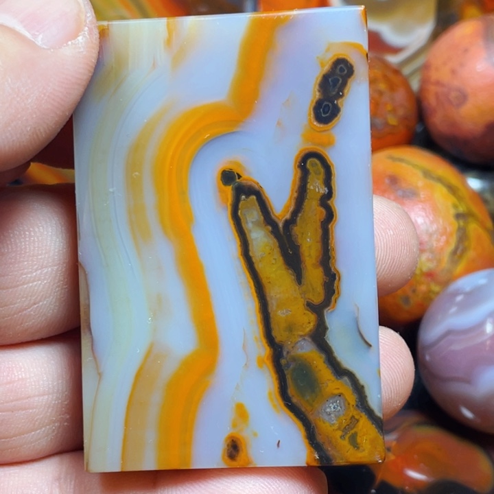 正***存玛瑙/玉髓未镶嵌颈饰