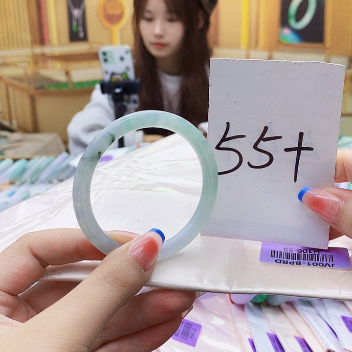 翡翠未镶嵌手镯000……