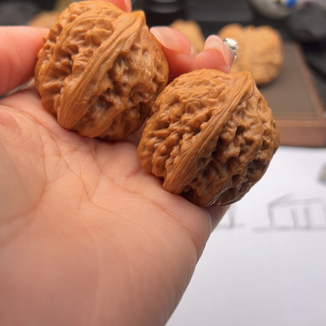 文玩核桃把件红锦鲤