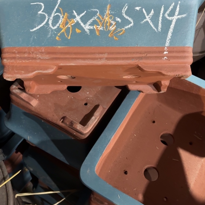 紫砂花盆100-3。            