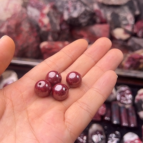 吉****天然辰砂天然原矿朱砂