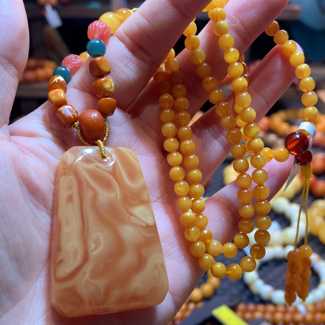 蜜蜡未镶嵌吊坠(赠链)