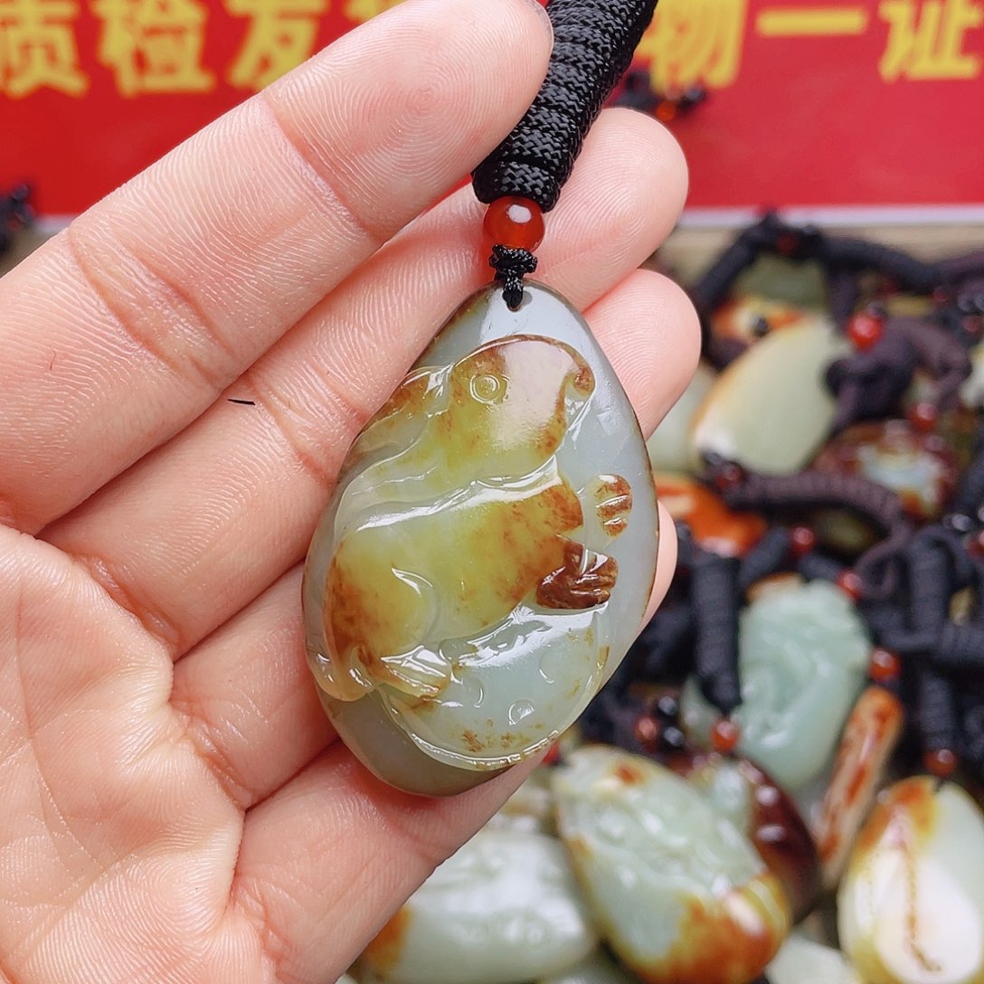 和田玉颈饰未镶嵌