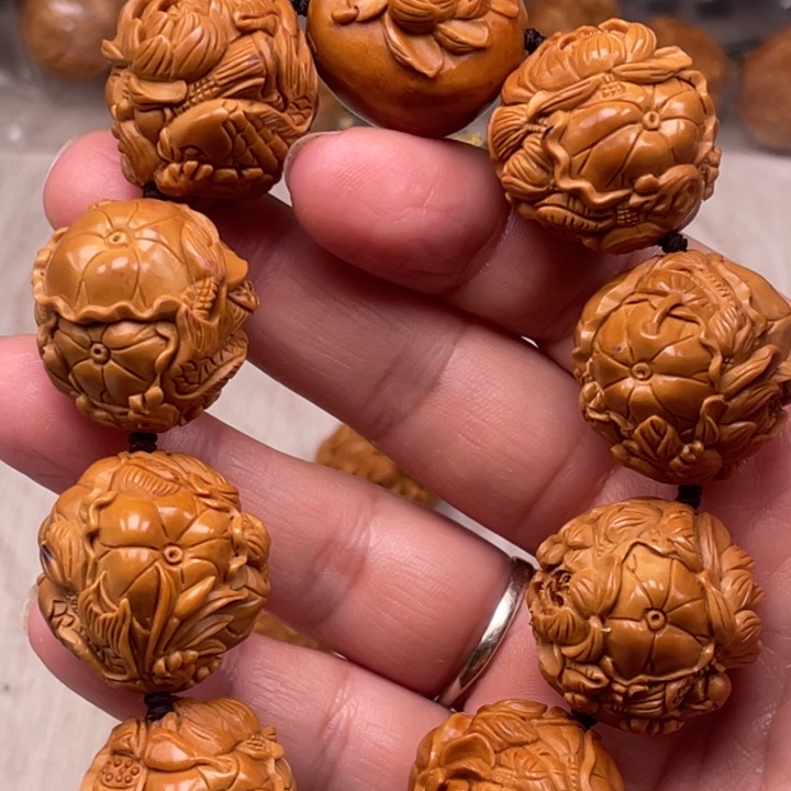 宸***宽橄榄核吊坠橄榄核