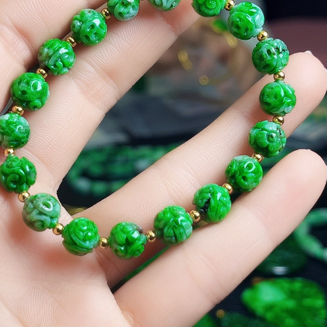 颈饰未镶嵌翡翠多样性