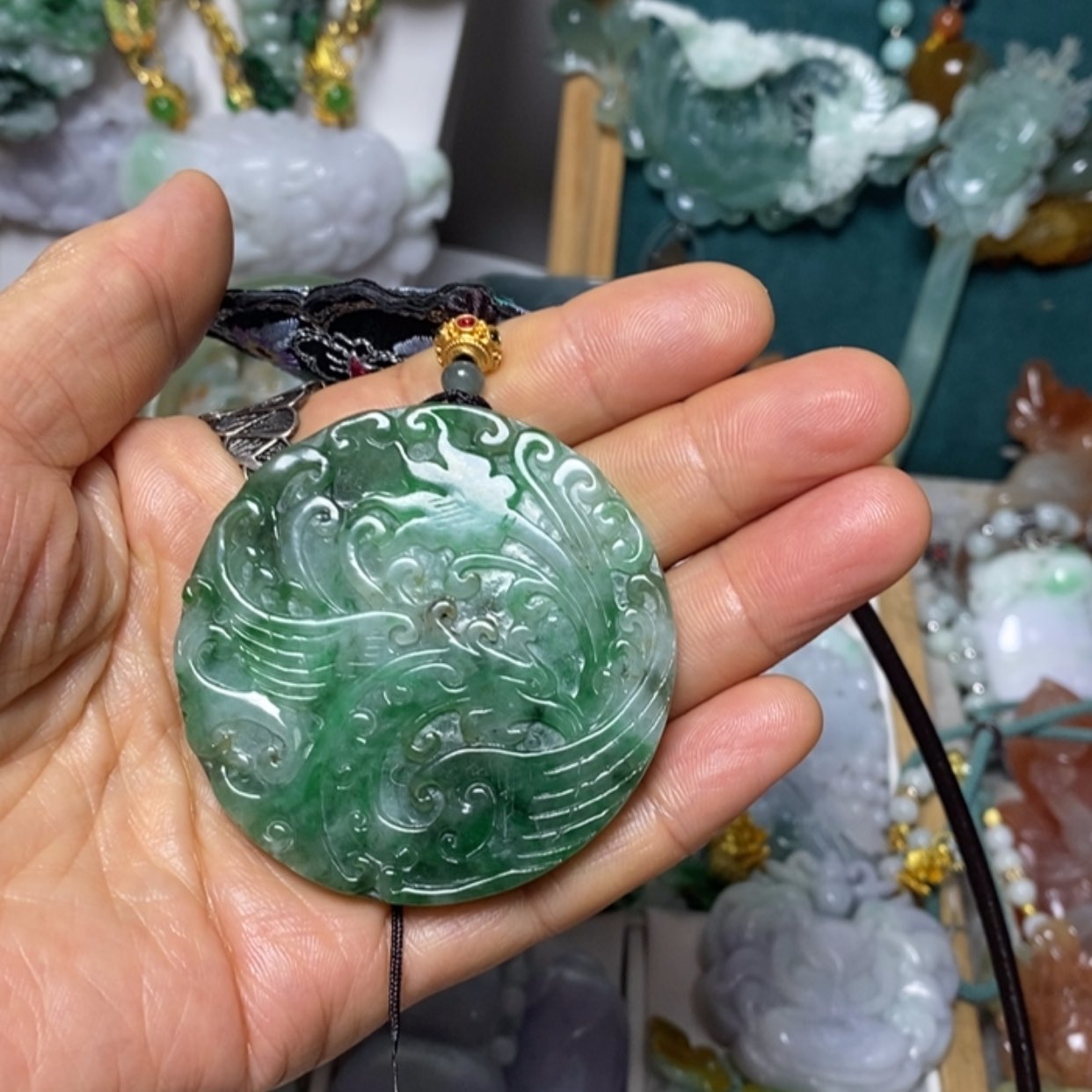 【闪购商品】翡翠吊坠(赠链)未镶嵌