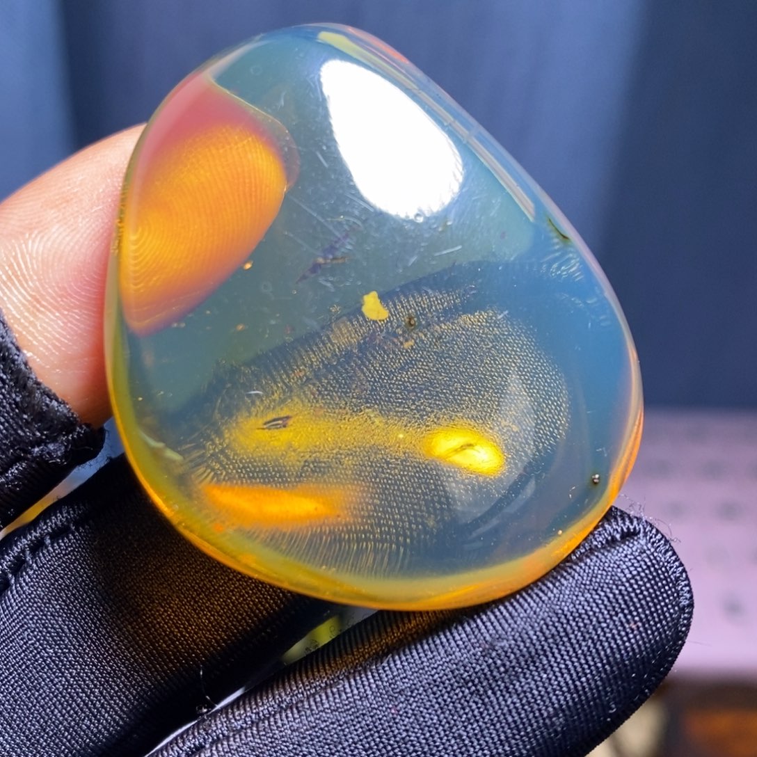 琥珀未镶嵌裸石。。。