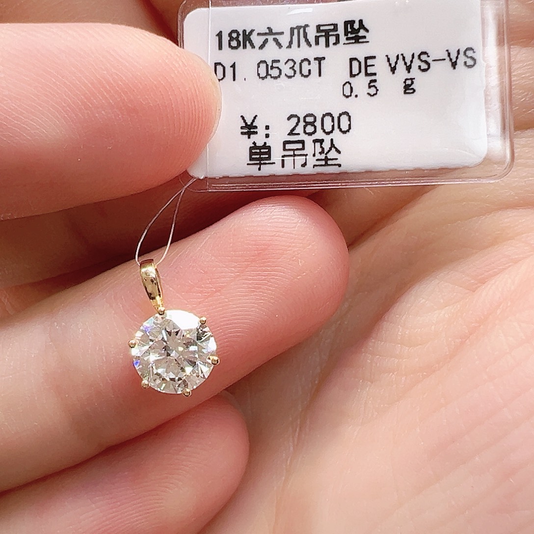 套链18K金镶嵌实验室培育钻石1克拉，六爪吊坠k黄