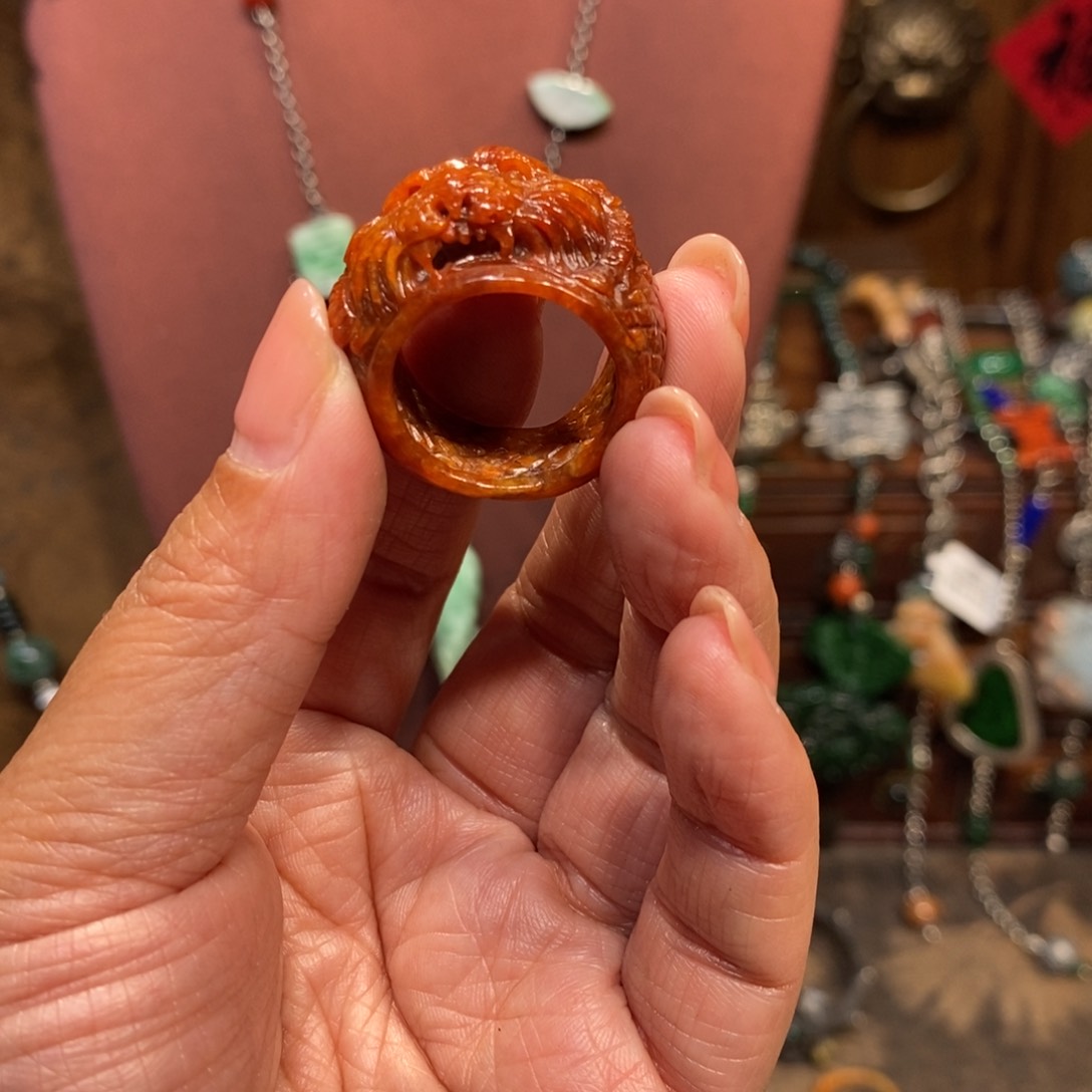 翡翠吊坠(赠链)未镶嵌