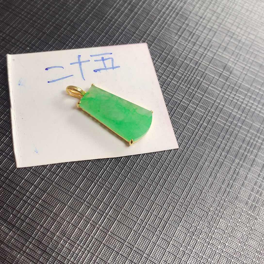 翡翠颈饰18K金镶嵌翡翠