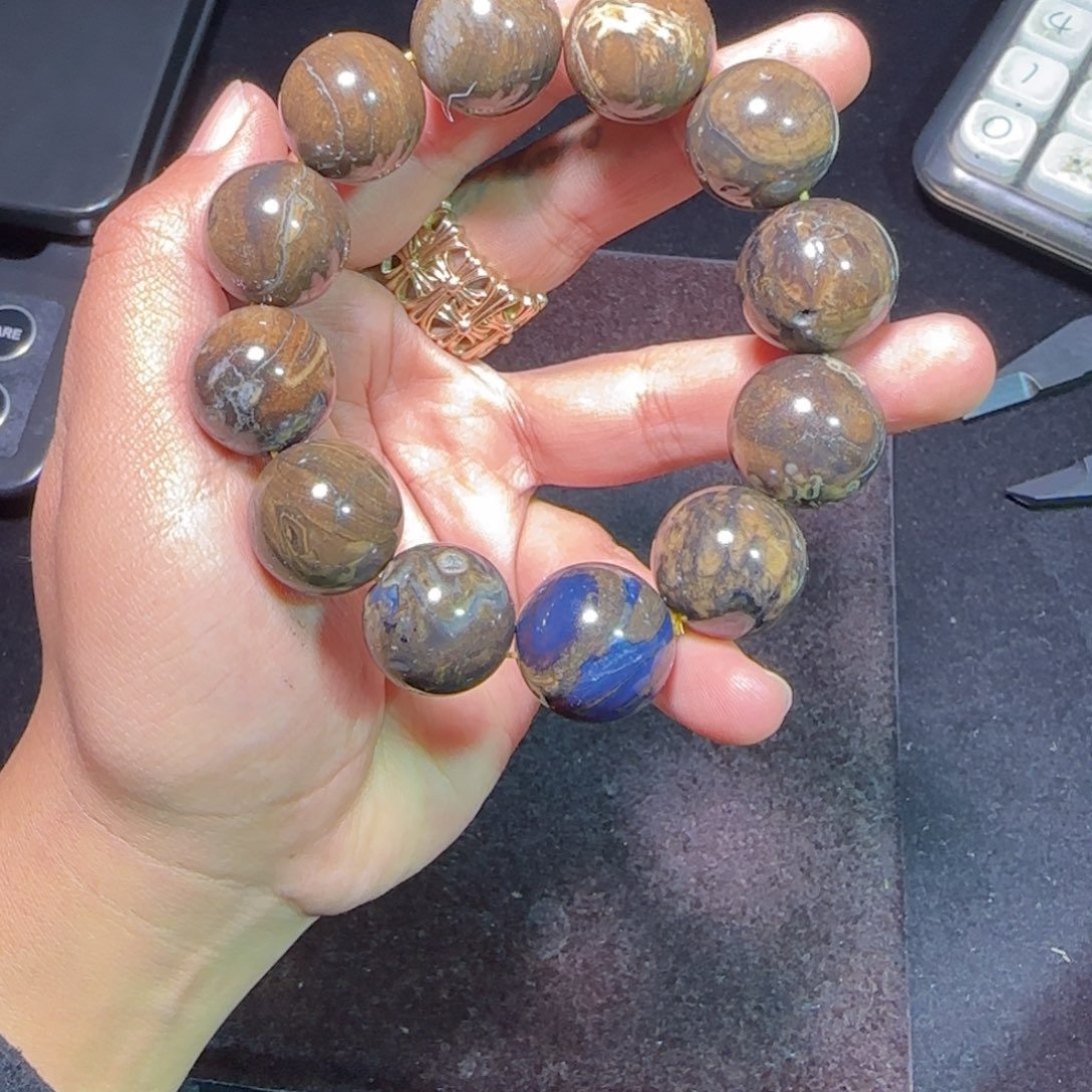 琥珀未镶嵌裸石琥珀