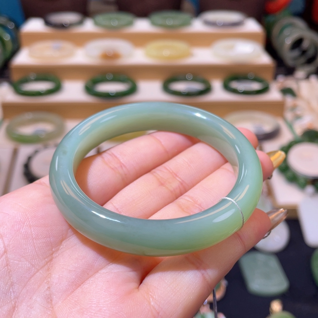 和田玉收藏级粉青手镯52、53未镶嵌