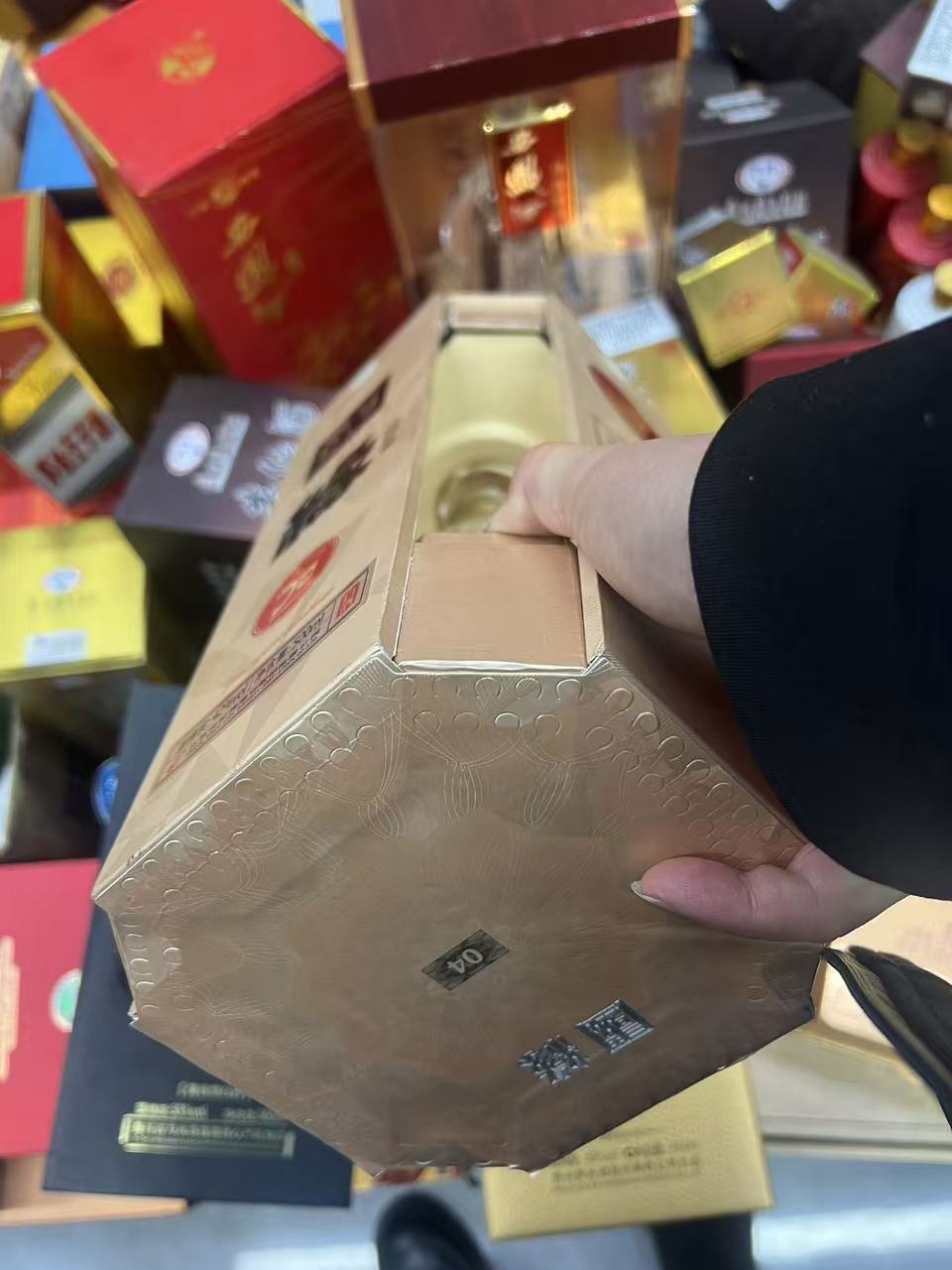 包装破损瑕疵礼盒